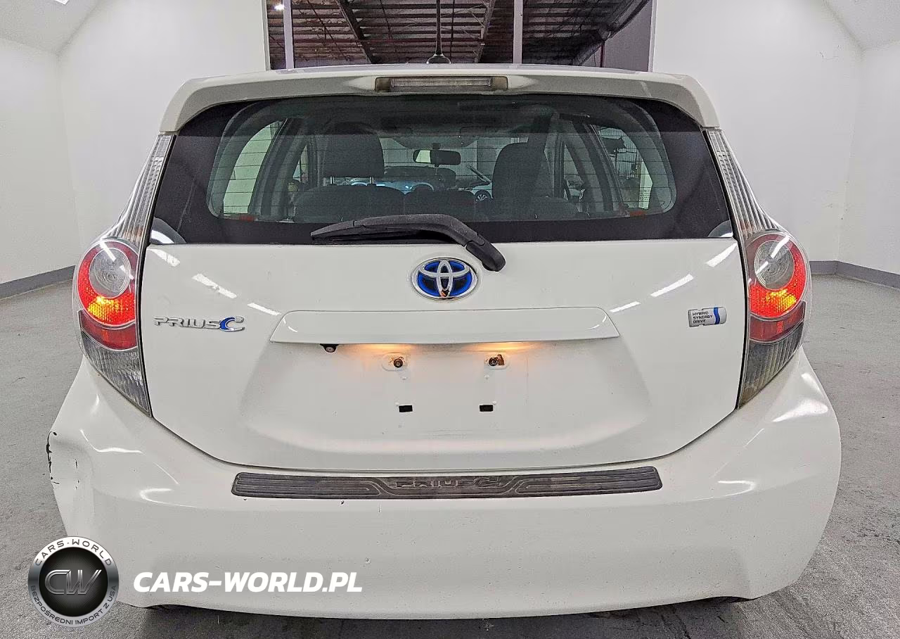 2012 Toyota Prius C Three VIN:JTDKDTB38C1026463 - 6