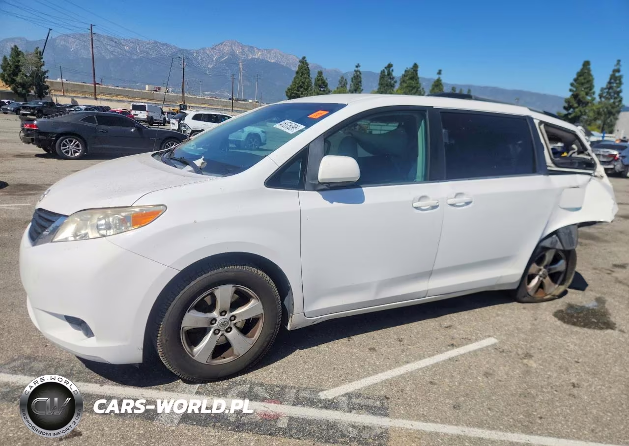 2014 Toyota Sienna Le 8-Passenger VIN:5TDKK3DC7ES431335 - 1