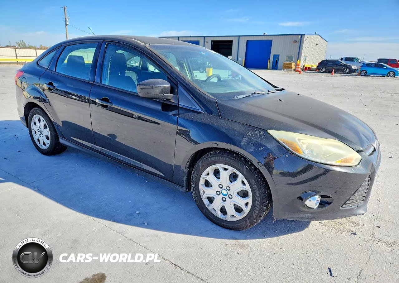 2012 Ford Focus Se VIN:1FAHP3F25CL381880 - 4