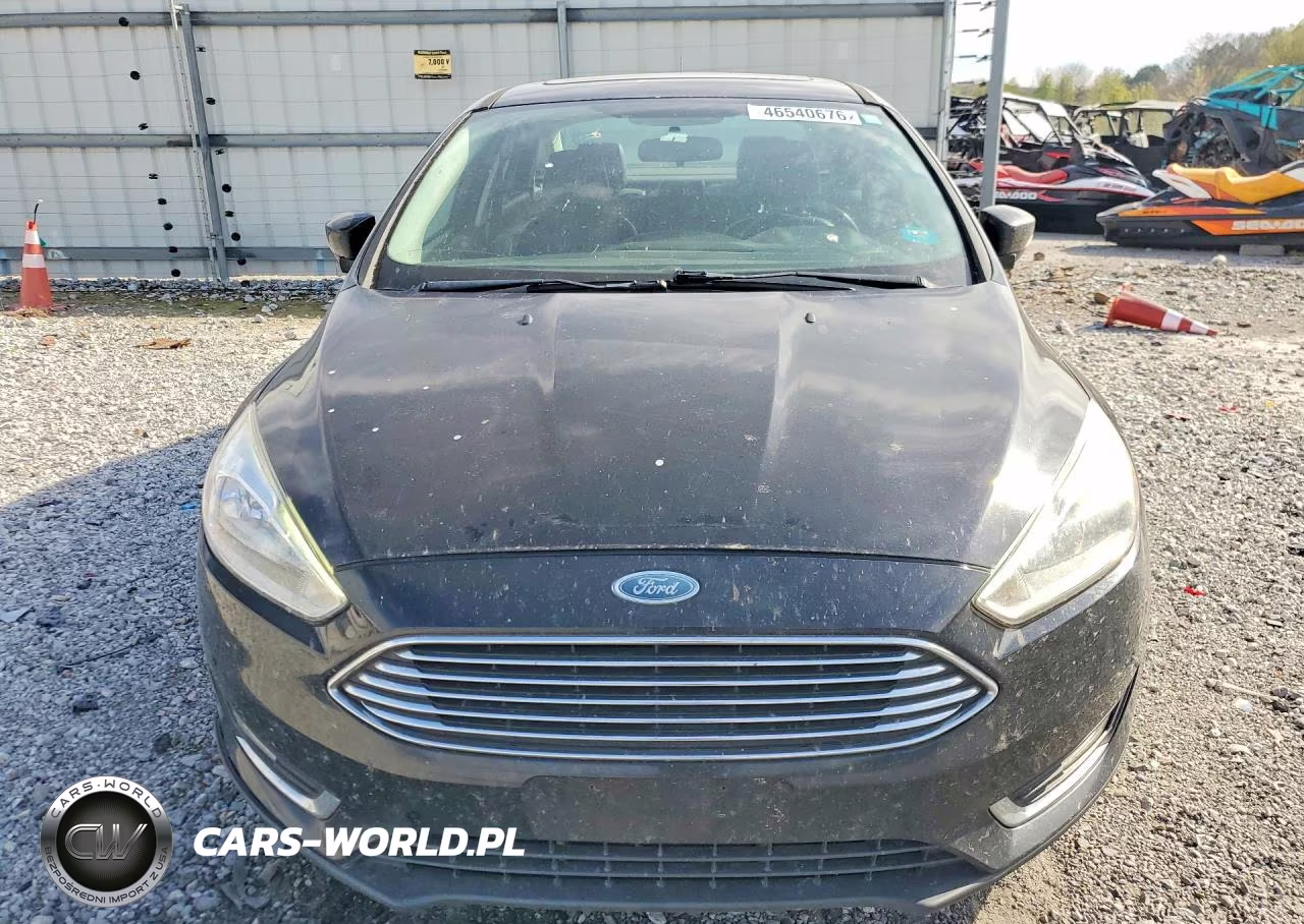 2018 Ford Focus Titanium VIN:1FADP3J21JL283321 - 5