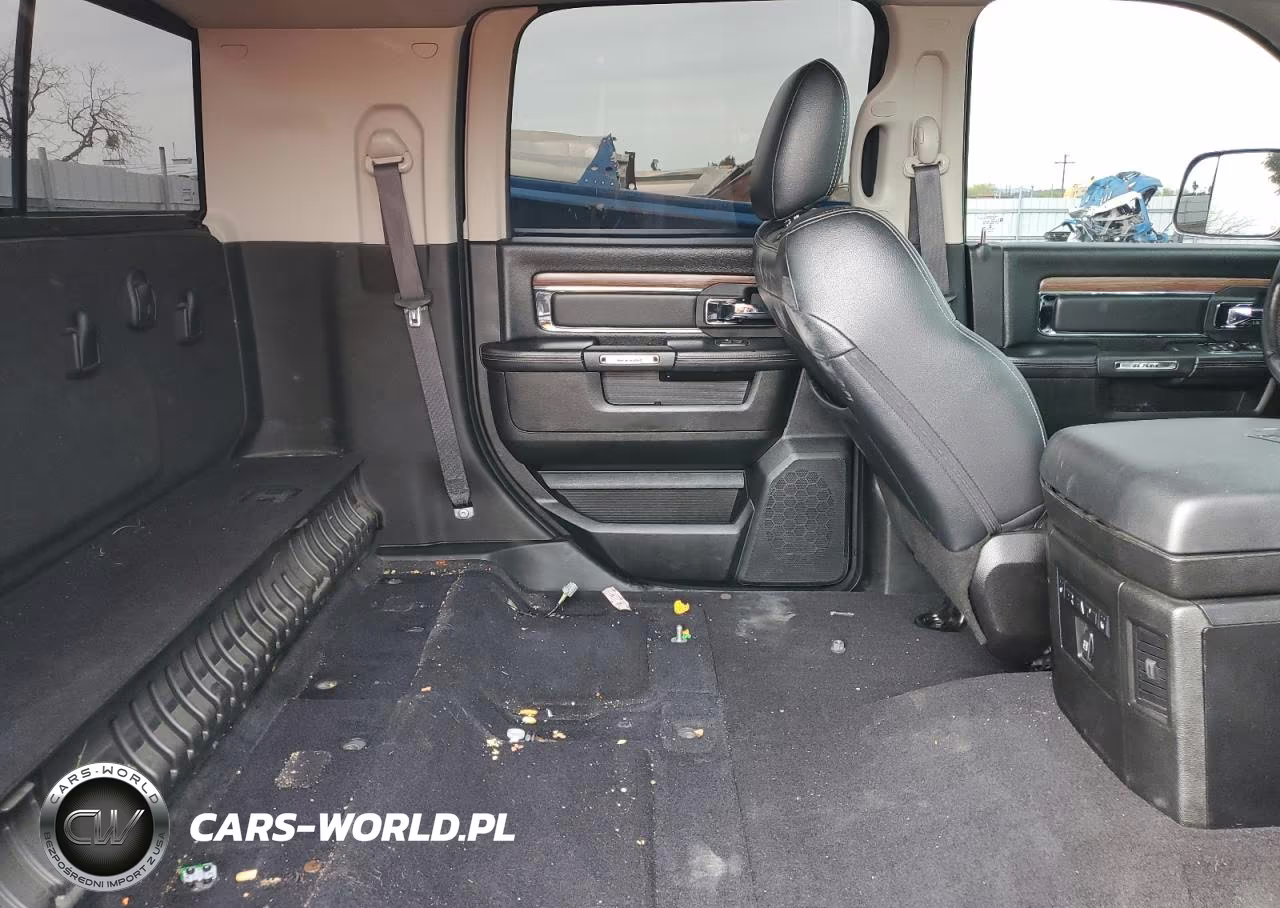 2018 Dodge Ram 3500 L - Trucks VIN:3C63R3ML0JG384956 - 11