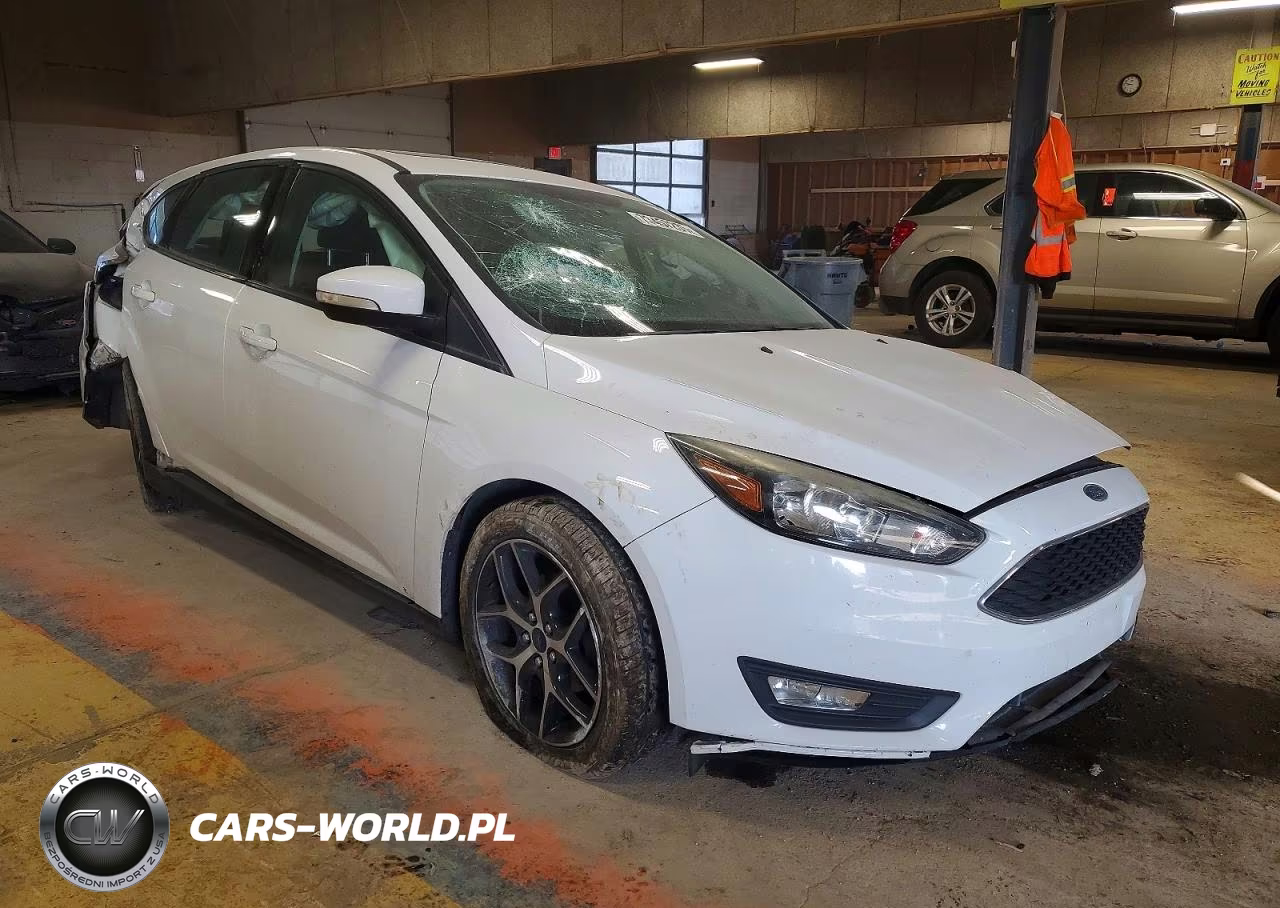 2017 Ford Focus Sel VIN:1FADP3M24HL248794 - 4