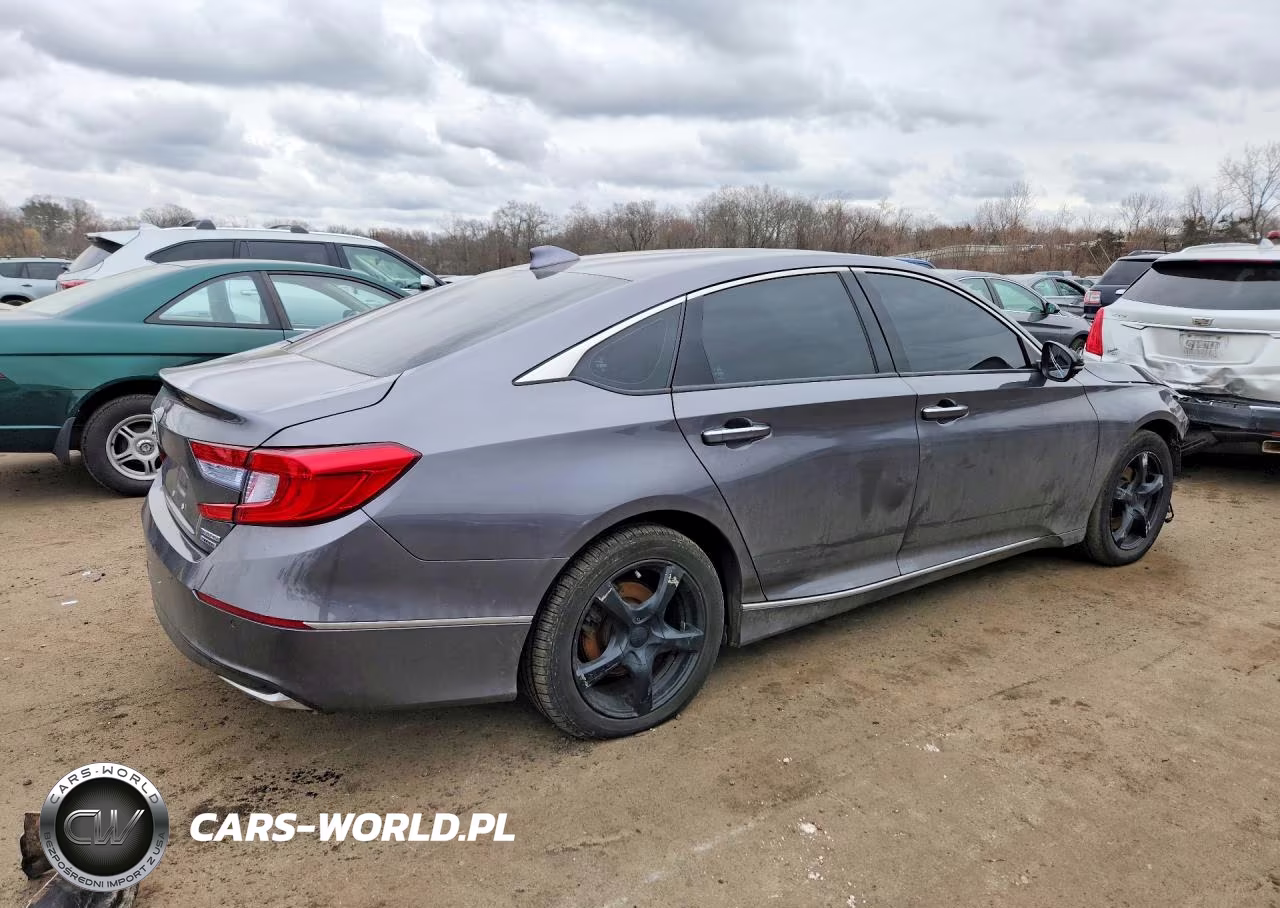 2018 Honda Accord Touring Hybrid VIN:1HGCV3F91JA011477 - 3