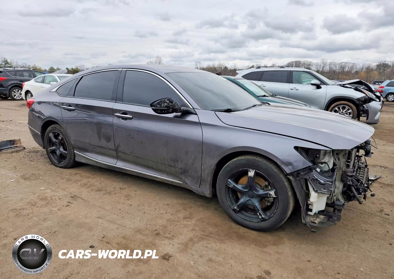 2018 Honda Accord Touring Hybrid VIN:1HGCV3F91JA011477 - 4