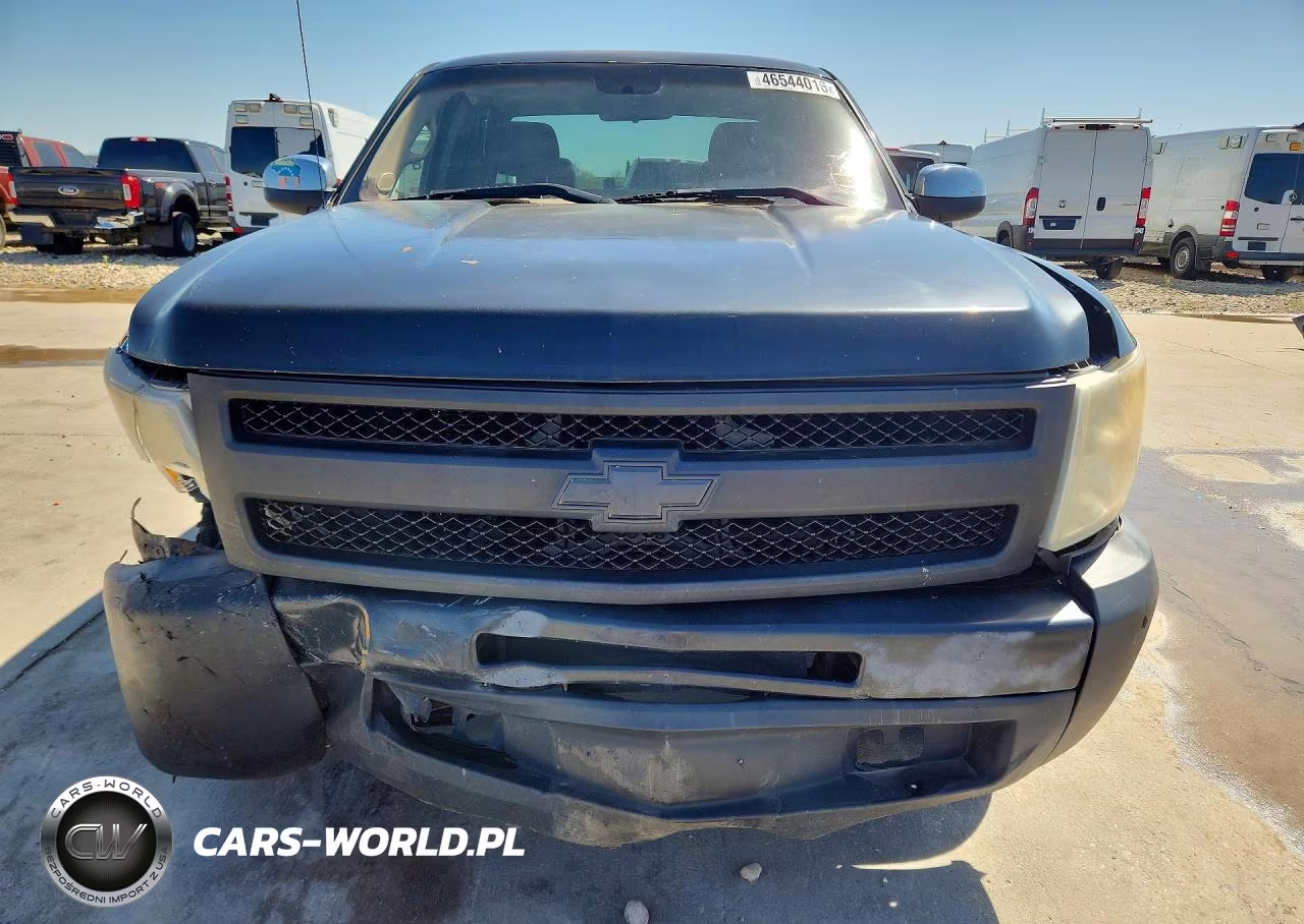 2011 Chevrolet Silverado C1500 VIN:1GCRCPEX7BZ443922 - 5