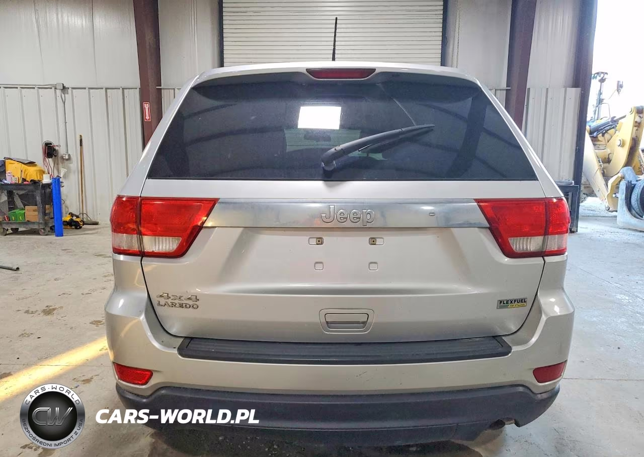 2011 Jeep Grand Cherokee Laredo VIN:1J4RR4GG1BC581379 - 6