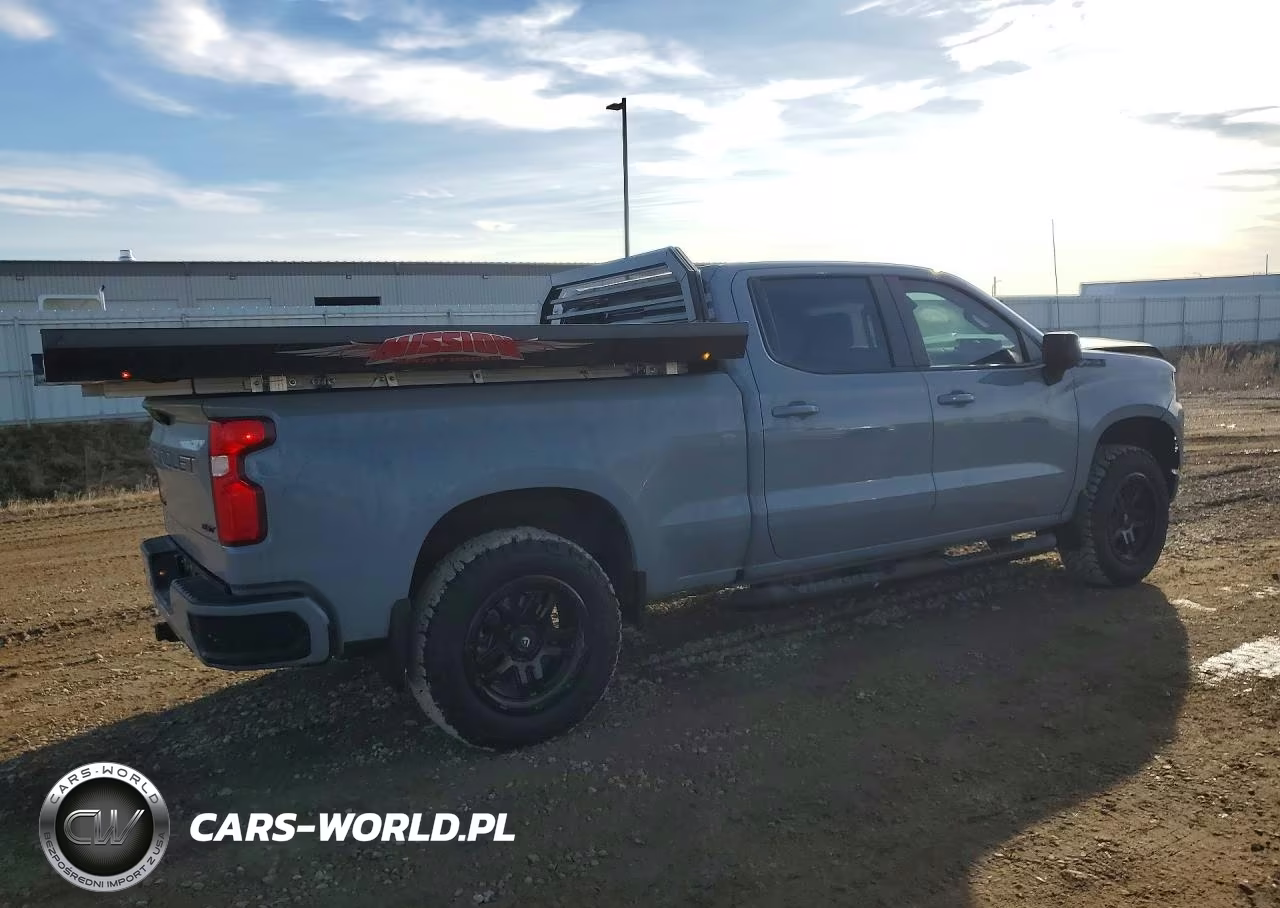 2025 Chev Silverado VIN:1GCUKEE82SZ128472 - 3