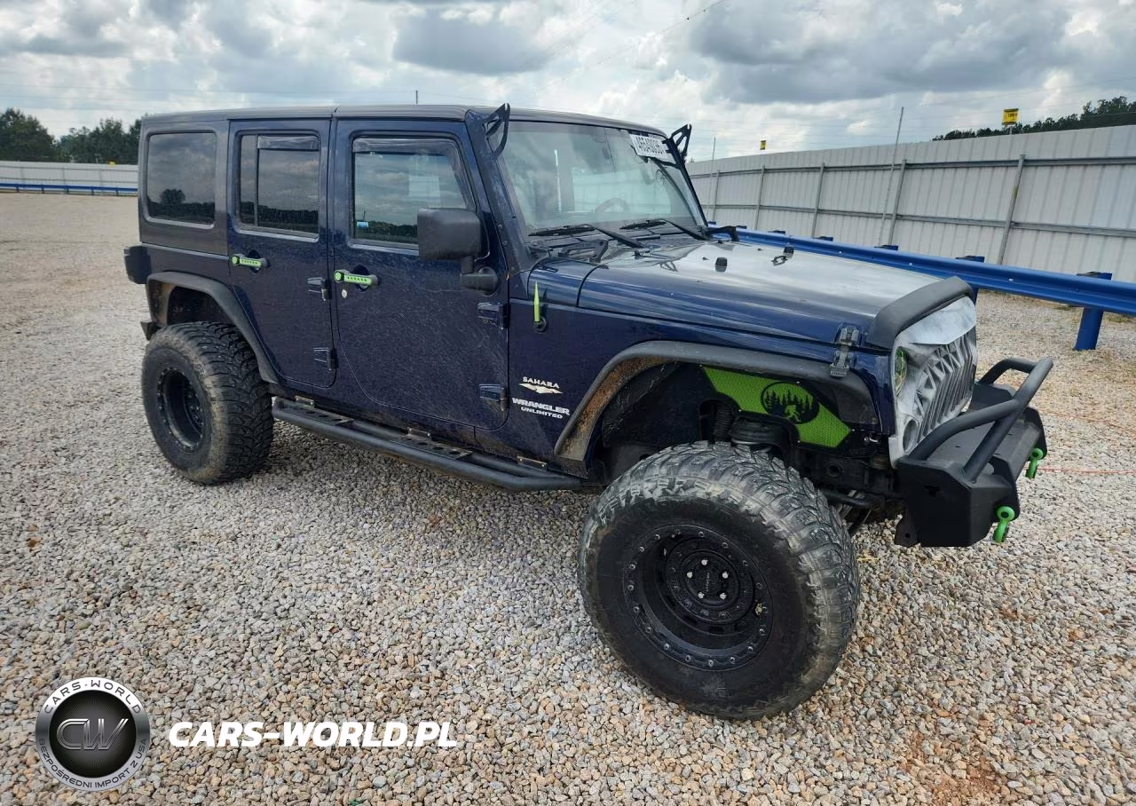 2013 Jeep Wrangler Unlimited Sahara VIN:1C4BJWEG6DL547454 - 4