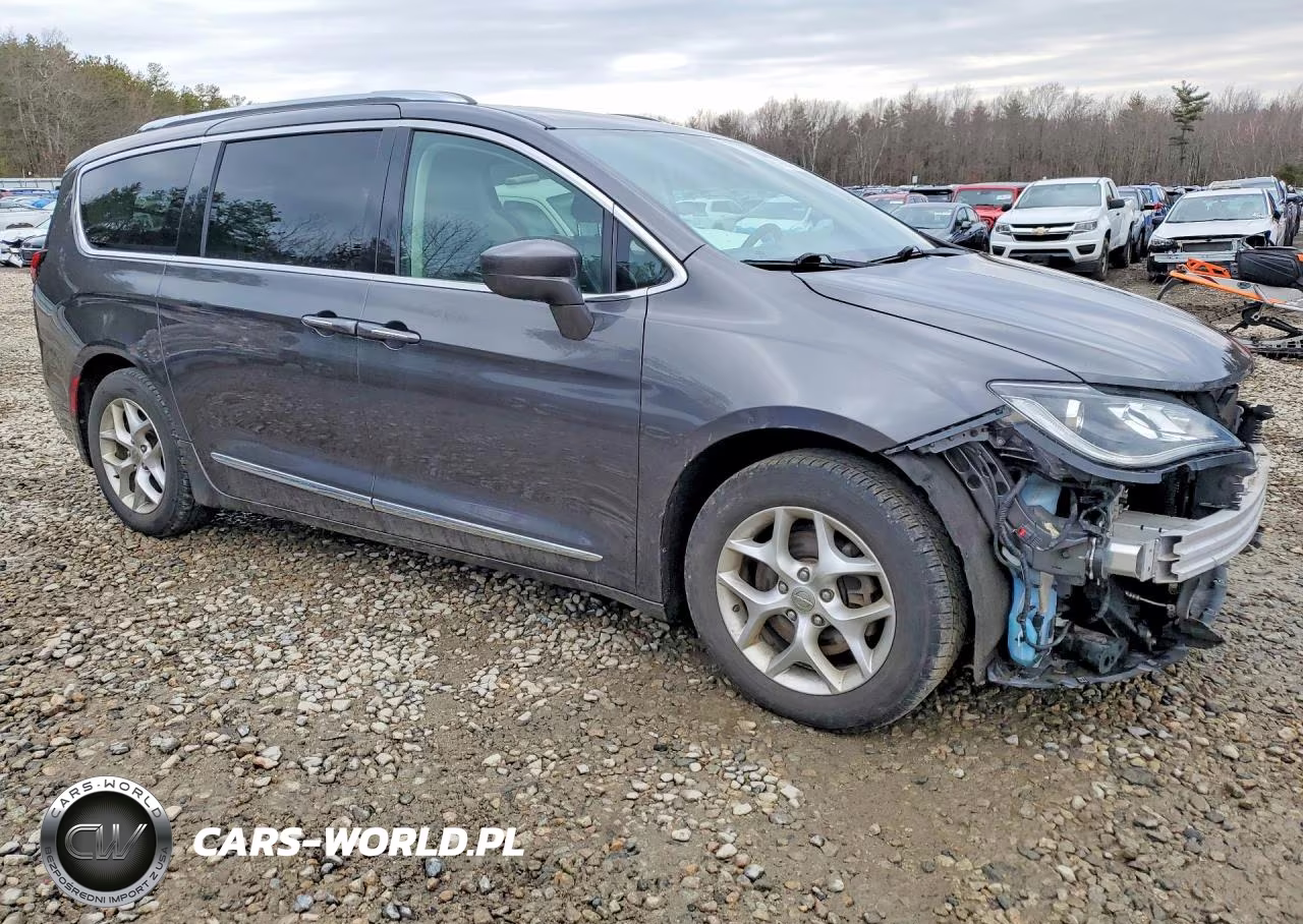 2019 Chrysler Pacifica VIN:2C4RC1EG0KR576383 - 4