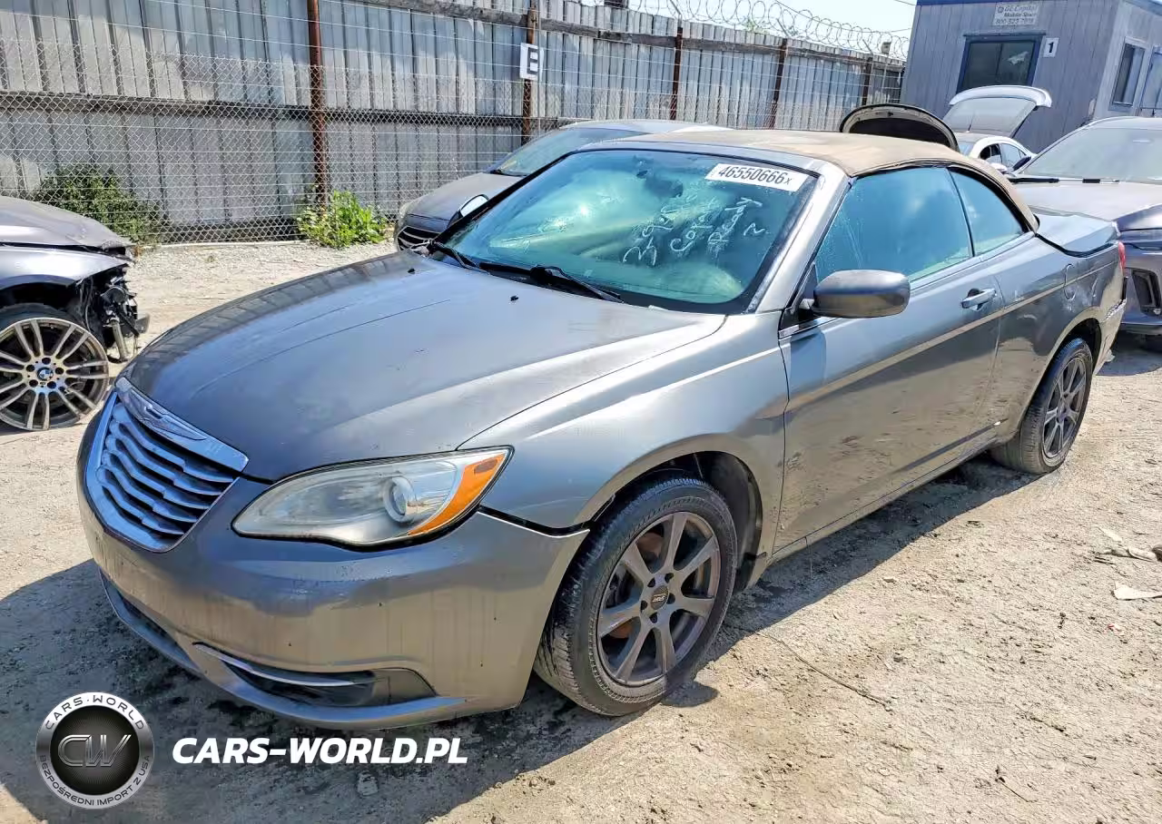 2013 Chrysler 200 Touring