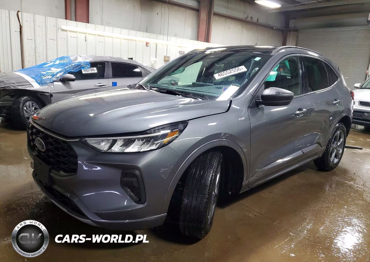 2023 Ford Escape St Line