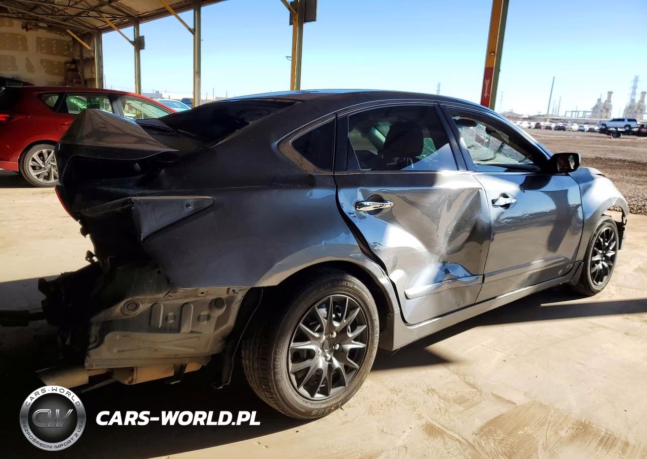 2018 Nissan Altima 2.5 S VIN:1N4AL3AP2JC131770 - 3
