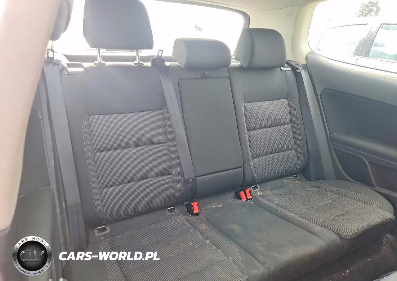 2011 Volkswagen Golf VIN:WVWBM7AJ2BW069950 - 10