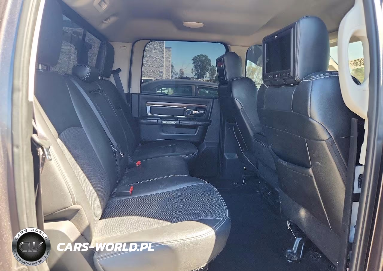 2015 Ram 1500 Laramie VIN:1C6RR7VM6FS643264 - 10