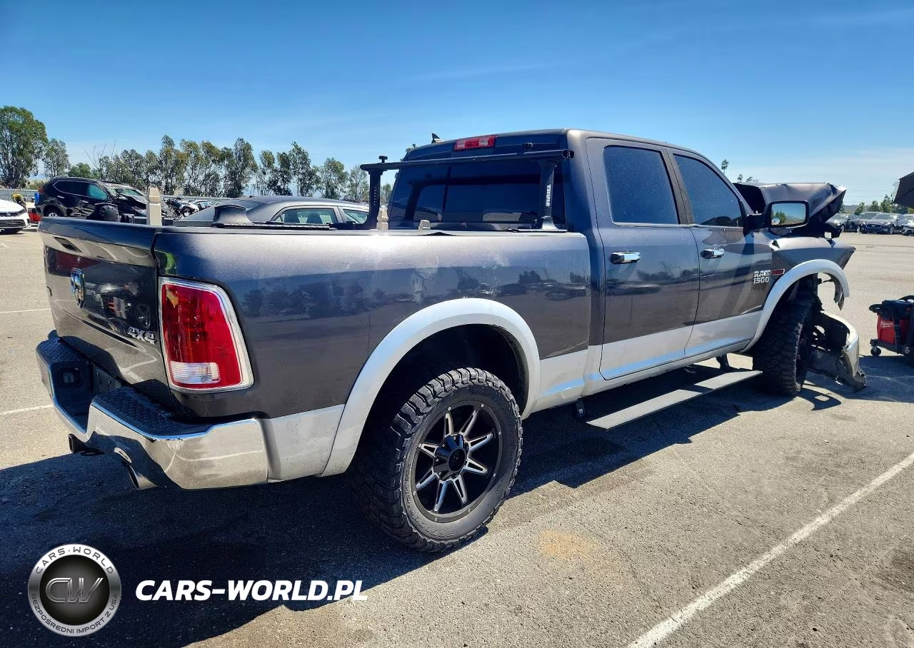 2015 Ram 1500 Laramie VIN:1C6RR7VM6FS643264 - 3