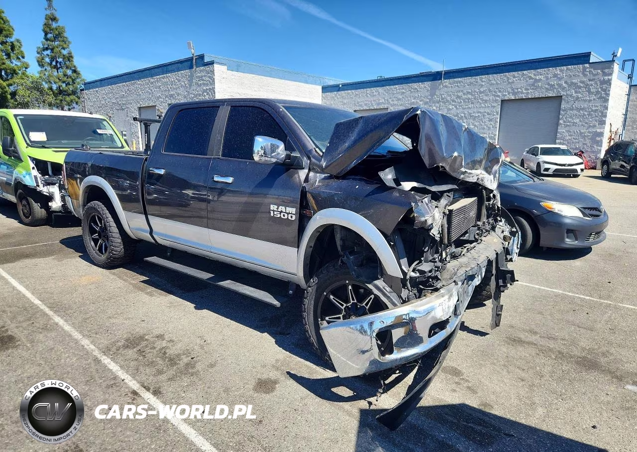 2015 Ram 1500 Laramie VIN:1C6RR7VM6FS643264 - 4