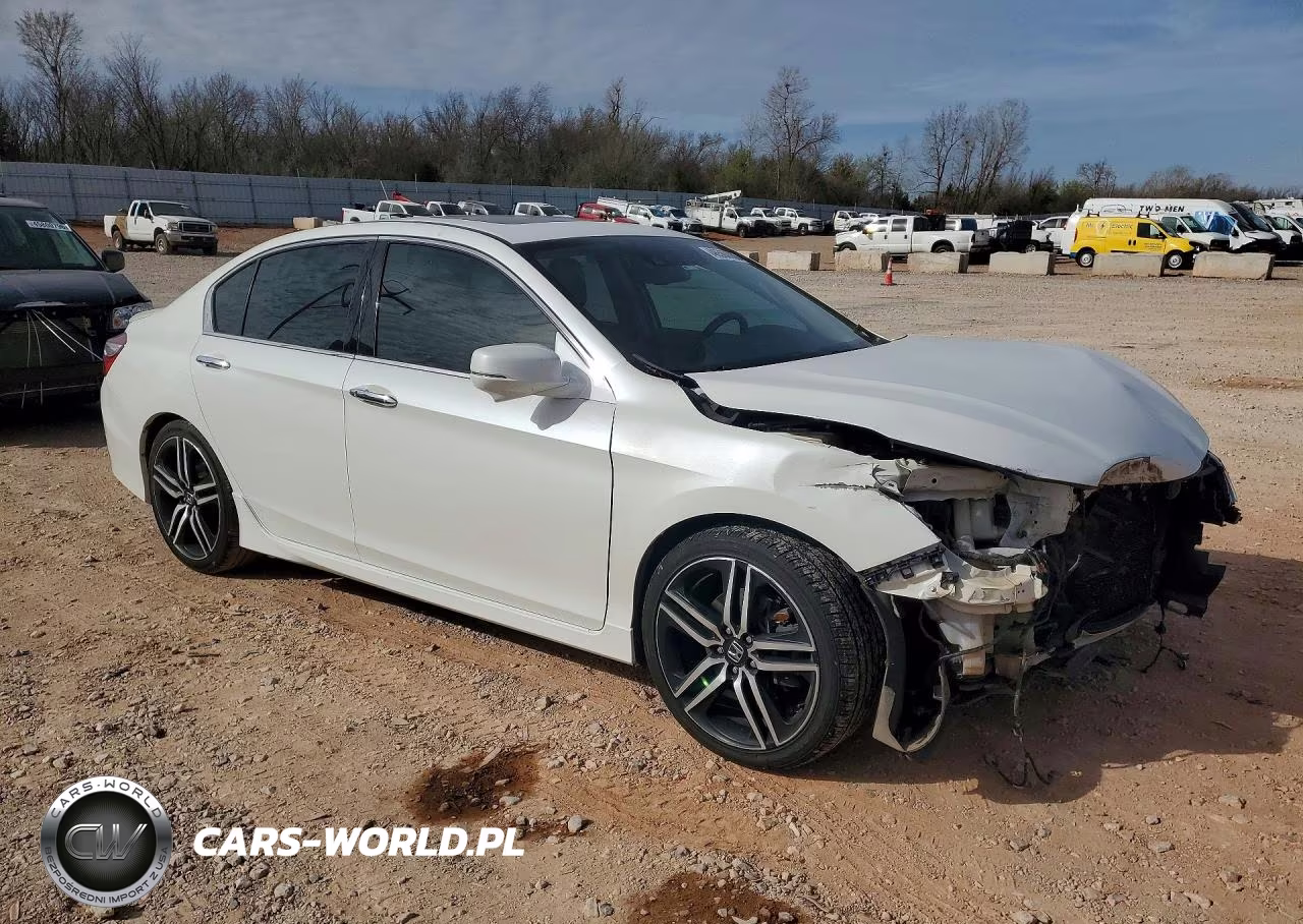 2016 Honda Accord Touring VIN:1HGCR3F95GA010281 - 4
