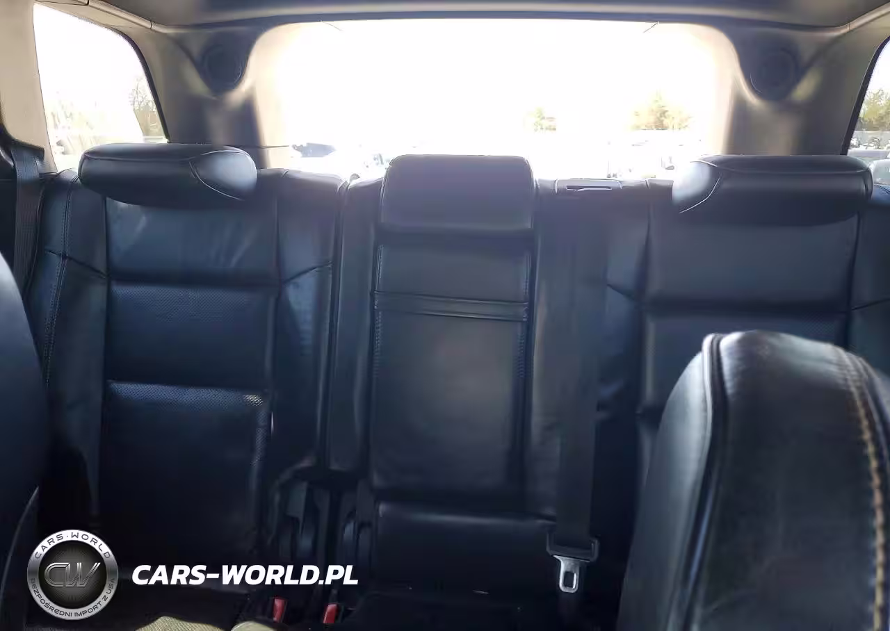 2015 Jeep Grand Cherokee Overland VIN:1C4RJFCG0FC767872 - 10