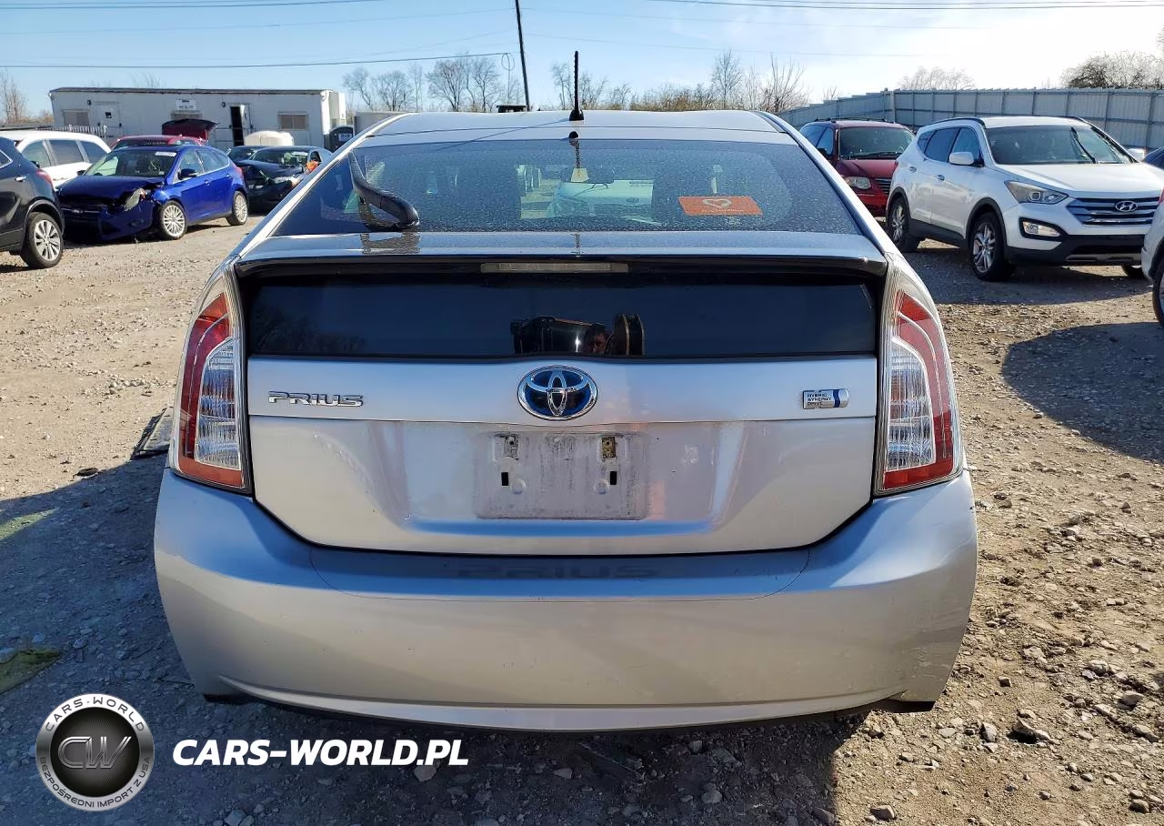 2013 Toyota Prius Two VIN:JTDKN3DU6D5567475 - 6