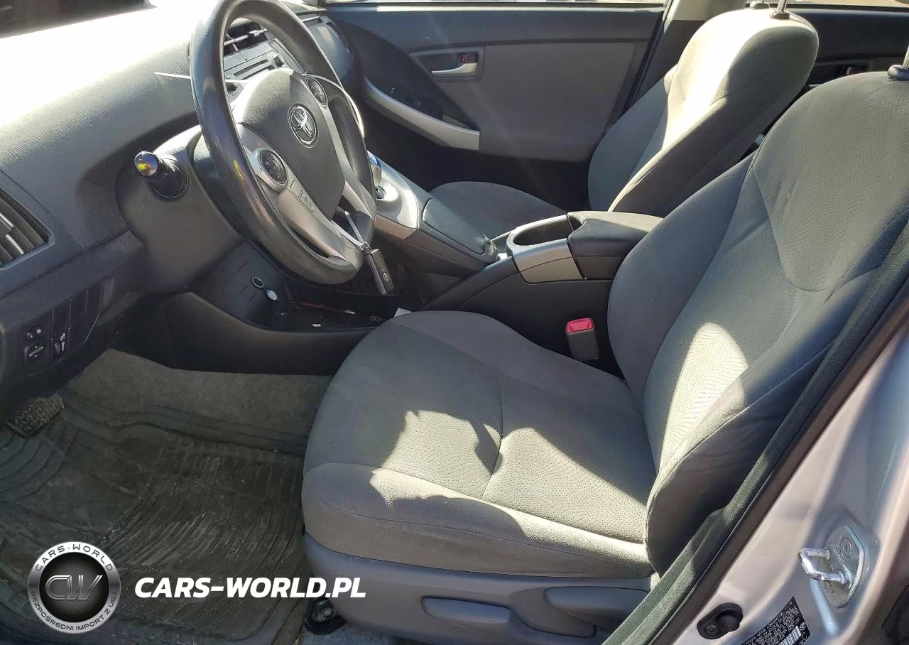 2013 Toyota Prius Two VIN:JTDKN3DU6D5567475 - 7