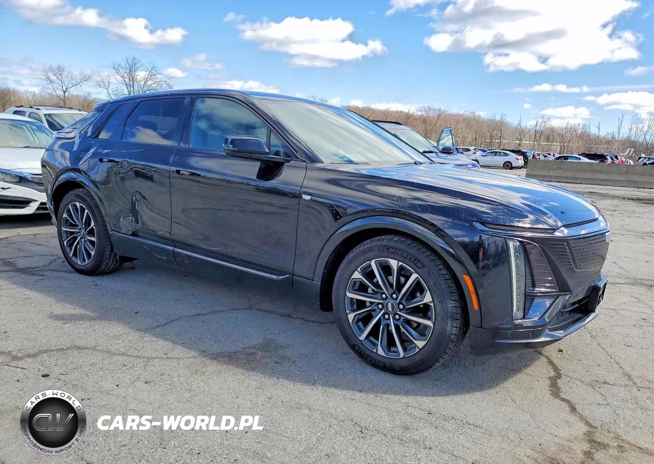 2025 Cadillac Lyriq Sport VIN:1GYKPURL3SZ300309 - 4