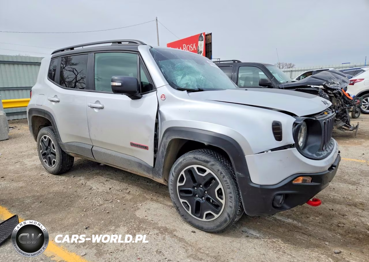 2017 Jeep Renegade Trailhawk VIN:ZACCJBCB9HPG30835 - 4