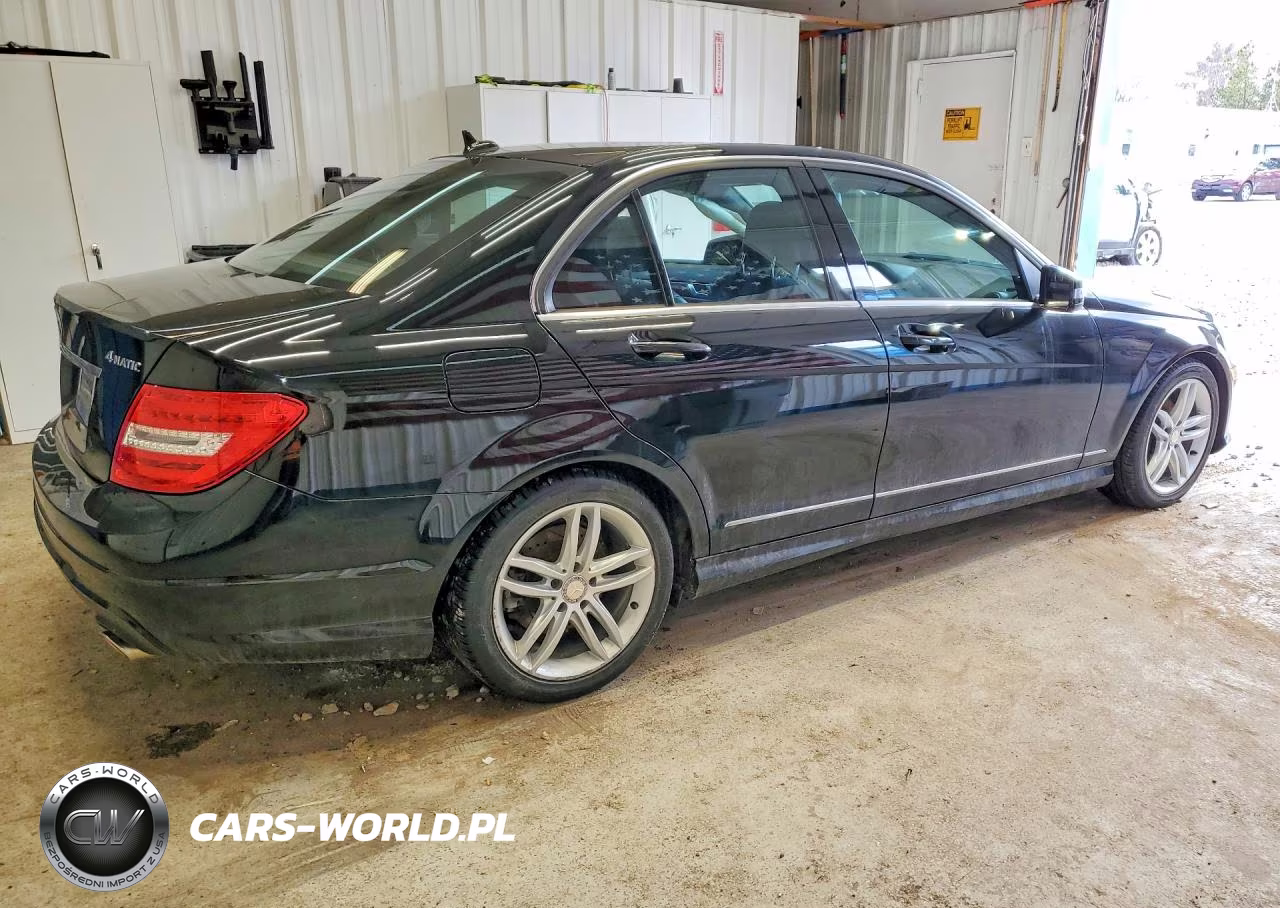 2012 Mercedes-Benz C 300 4Matic VIN:WDDGF8BB8CA708768 - 3