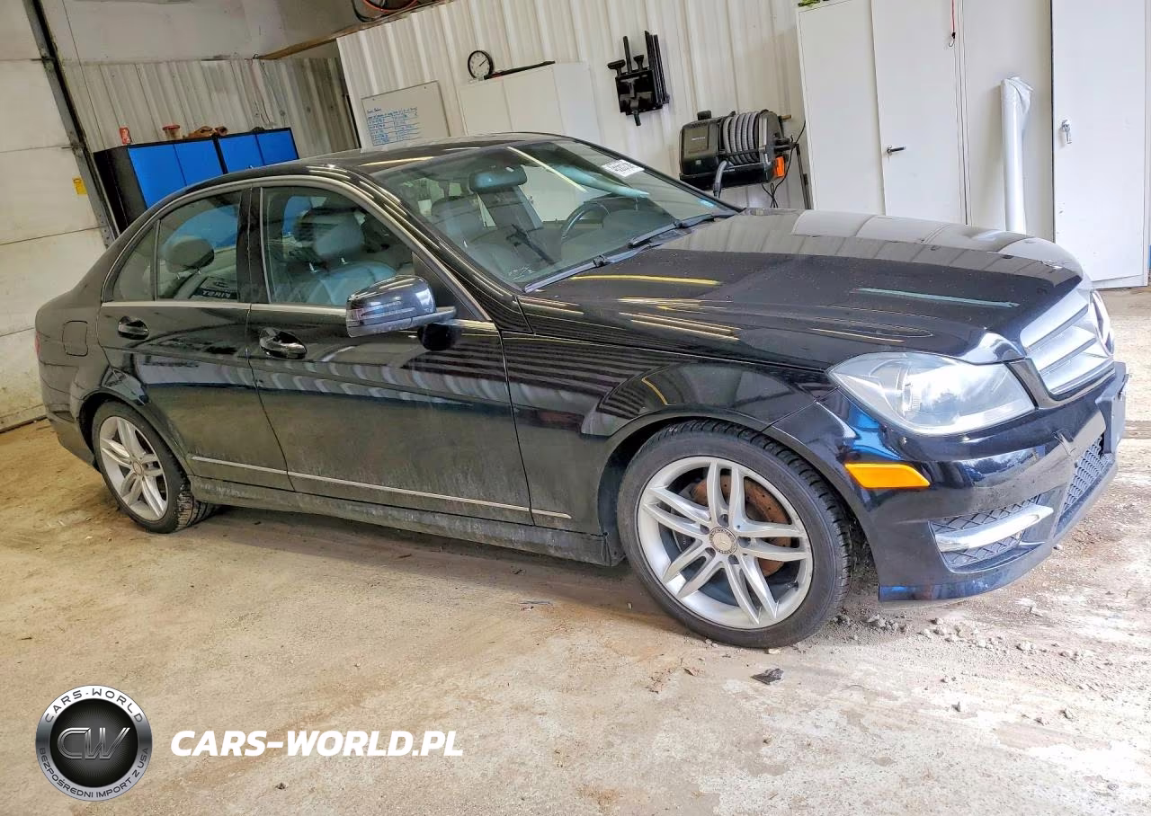 2012 Mercedes-Benz C 300 4Matic VIN:WDDGF8BB8CA708768 - 4