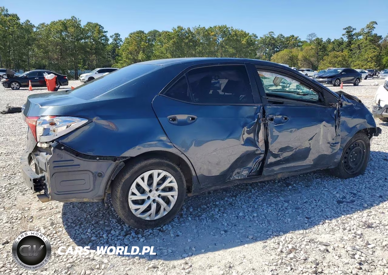 2017 Toyota Corolla Le VIN:5YFBURHE9HP695713 - 3