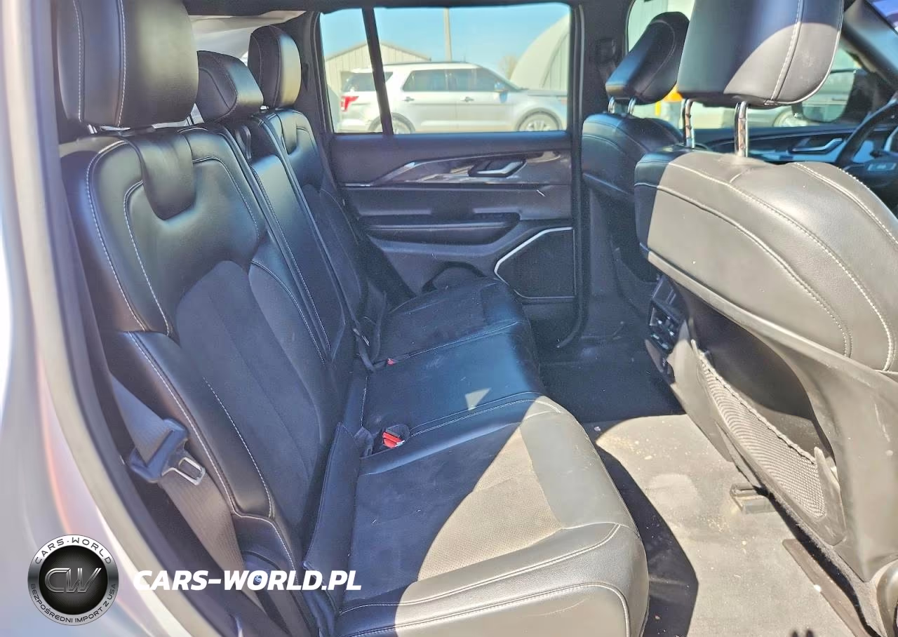2022 Jeep Grand Cherokee Laredo VIN:1C4RJHAG9N8616609 - 10