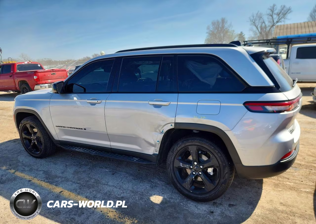 2022 Jeep Grand Cherokee Laredo VIN:1C4RJHAG9N8616609 - 2