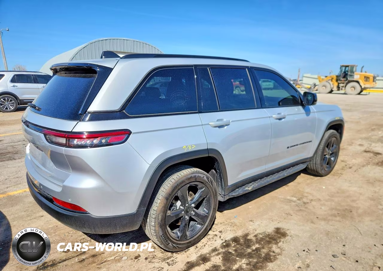 2022 Jeep Grand Cherokee Laredo VIN:1C4RJHAG9N8616609 - 3