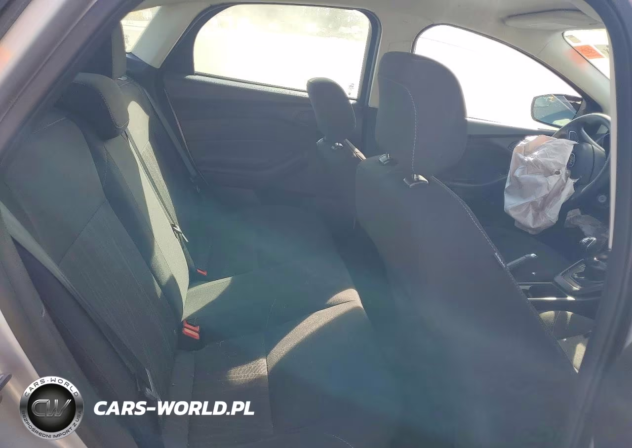 2018 Ford Focus S VIN:1FADP3E28JL300335 - 10
