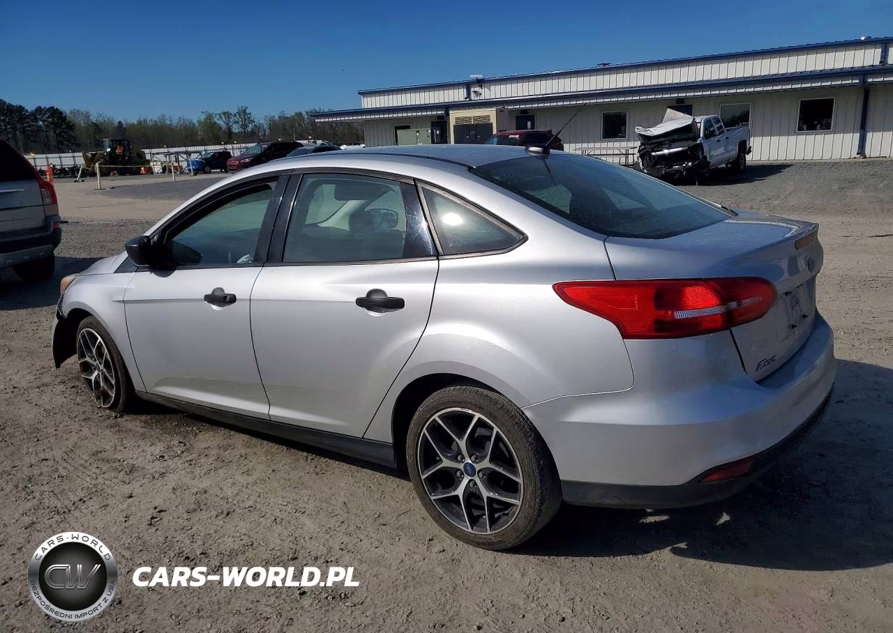 2018 Ford Focus S VIN:1FADP3E28JL300335 - 2