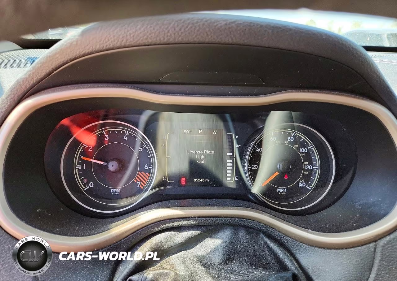 2015 Jeep Cherokee Sport VIN:1C4PJLAB2FW731127 - 9