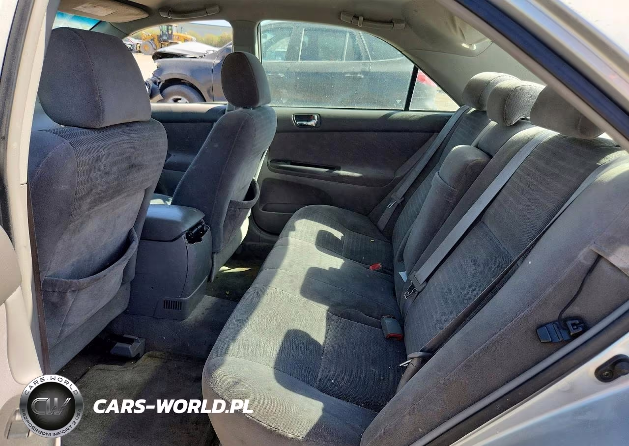 2005 Toyota Camry Le VIN:4T1BE32K75U950247 - 13