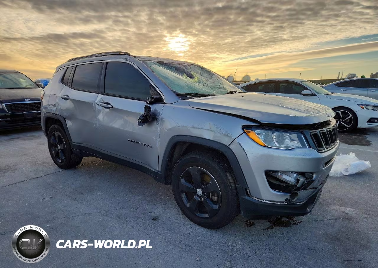 2019 Jeep Compass Latitude VIN:3C4NJDBBXKT597155 - 4