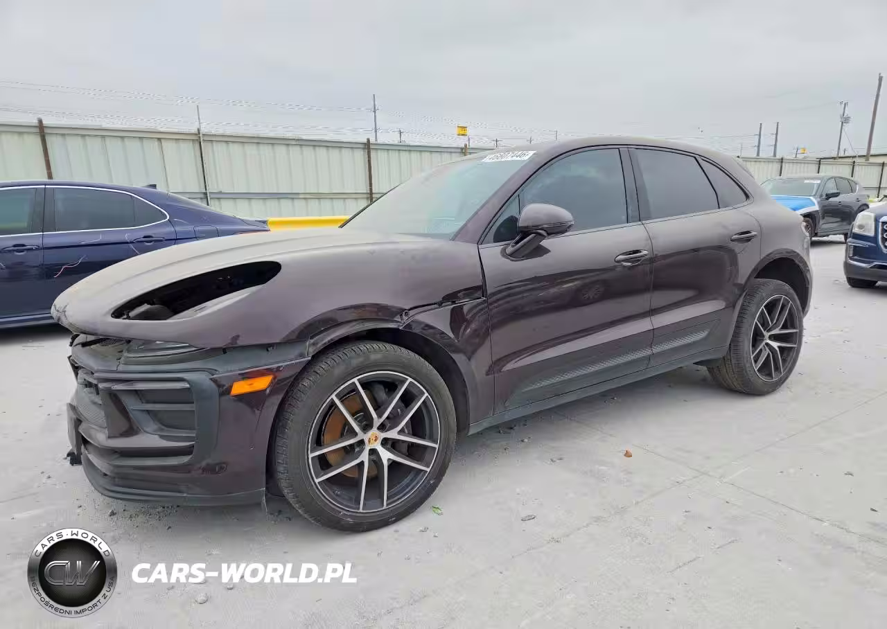 2023 Porsche Macan Base