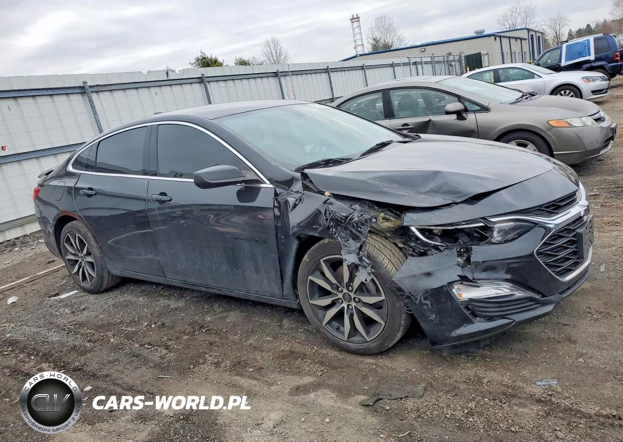 2021 Chevrolet Malibu Rs VIN:1G1ZG5ST7MF052387 - 4