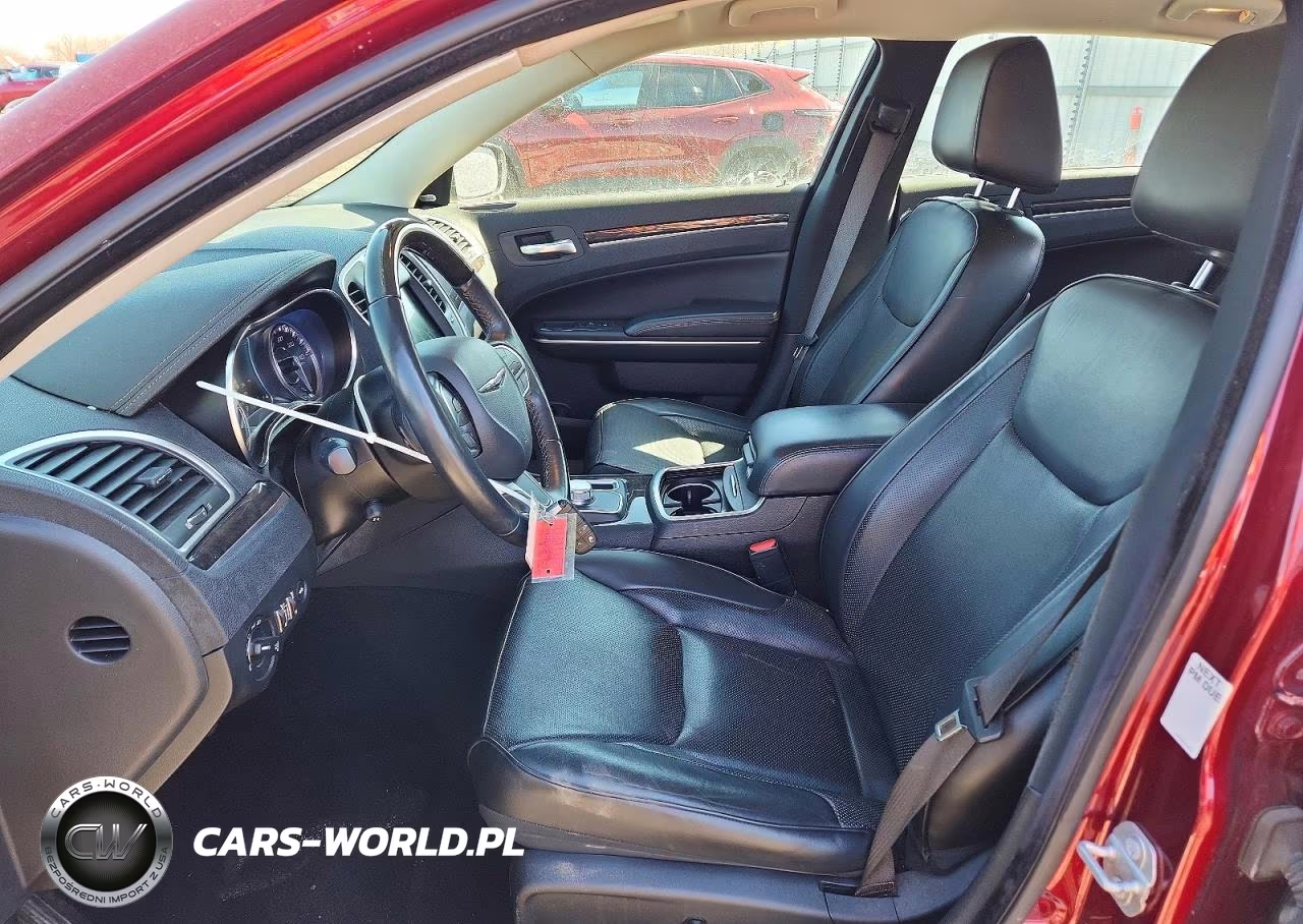 2019 Chrysler 300 Limited VIN:2C3CCAKG8KH689891 - 7