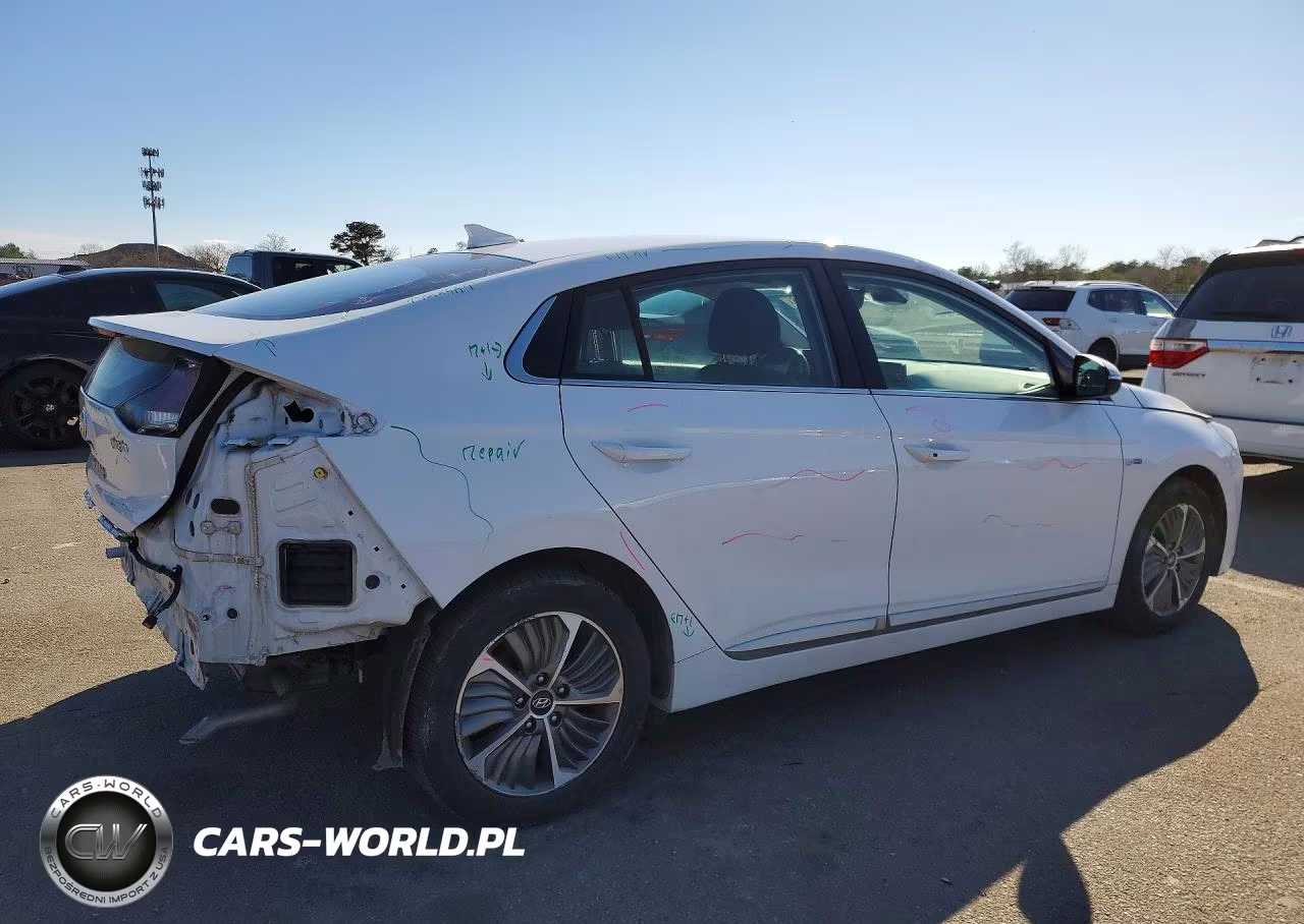 2020 Hyundai Ioniq Plug-In Hybrid Sel VIN:KMHC75LD5LU241033 - 3