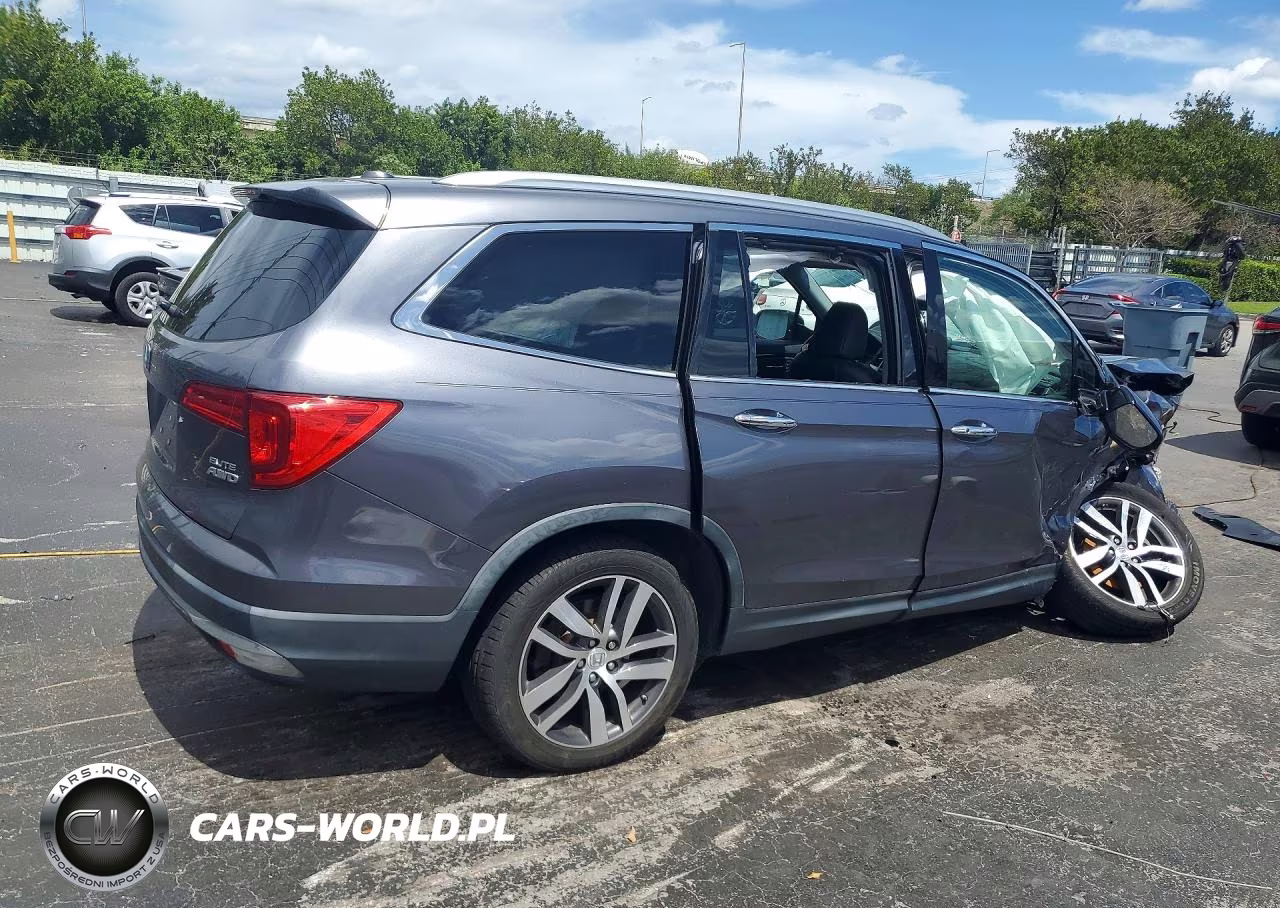 2017 Honda Pilot Elite VIN:5FNYF6H03HB092369 - 3