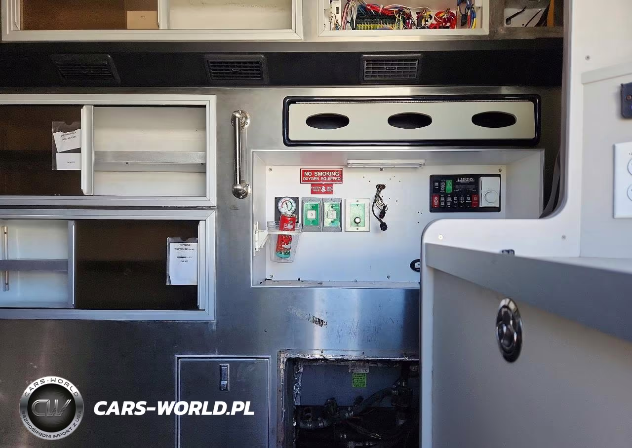 2016 Ford Transit Ambulance VIN:1FDYR2CGXGKB15454 - 11