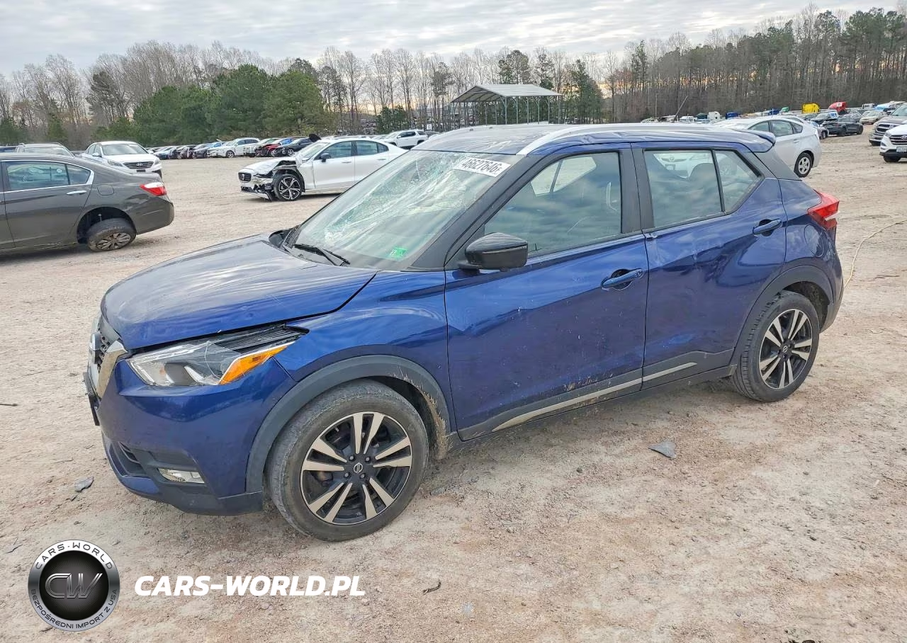 2020 Nissan Kicks Sr