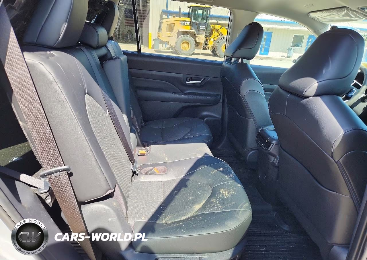 2026 Toyota Grand Highlander Xle VIN:5TDAAAB52TS122408 - 11