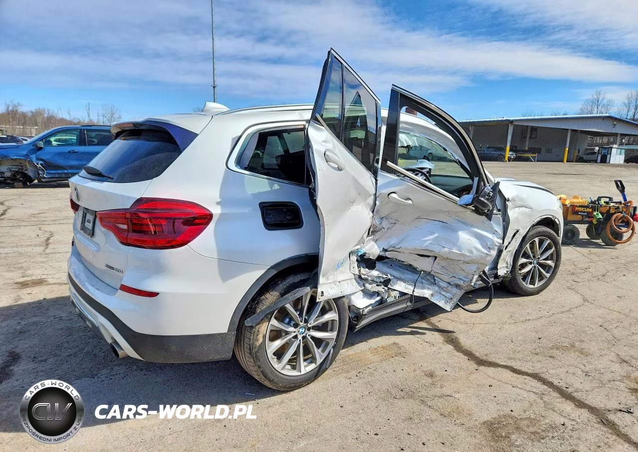 2019 BMW X3 xDrive30I VIN:5UXTR9C5XKLP76733 - 3