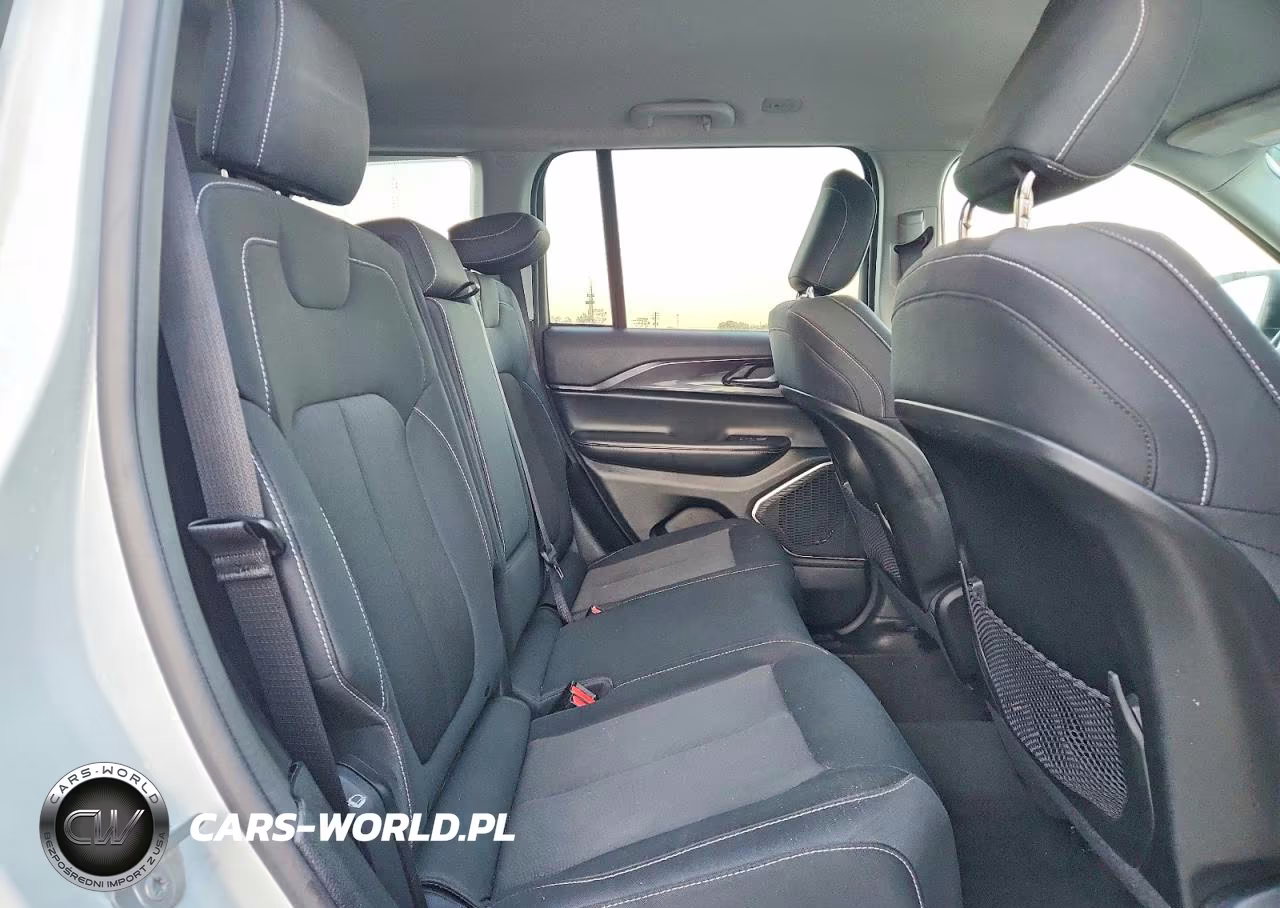2022 Jeep Grand Cherokee Laredo VIN:1C4RJHAGXN8633564 - 10