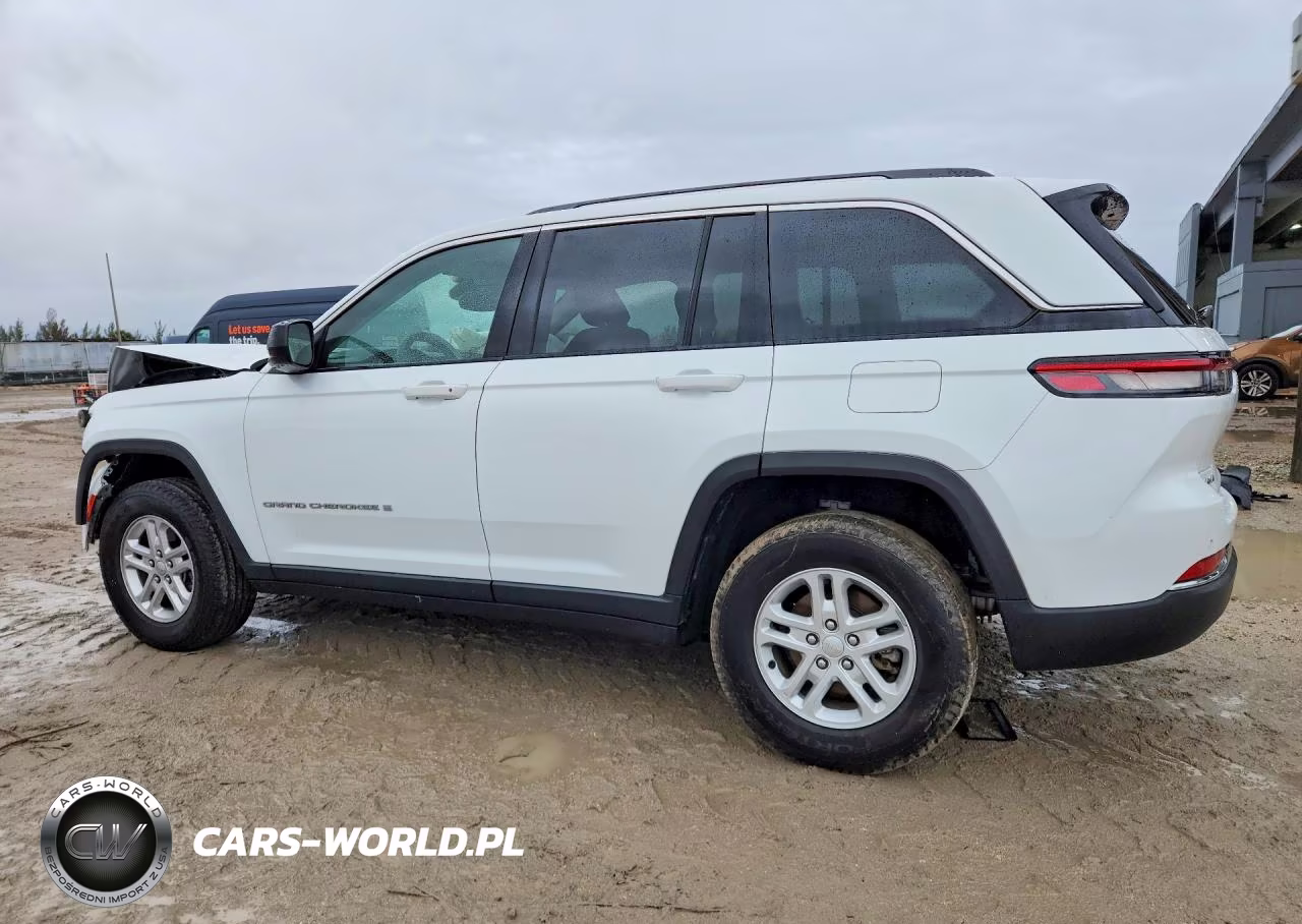 2022 Jeep Grand Cherokee Laredo VIN:1C4RJHAGXN8633564 - 2