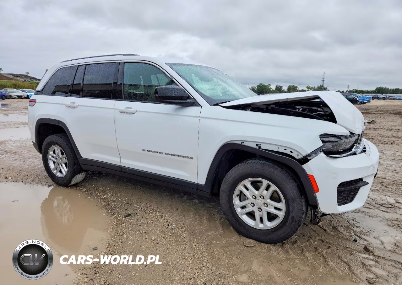 2022 Jeep Grand Cherokee Laredo VIN:1C4RJHAGXN8633564 - 4