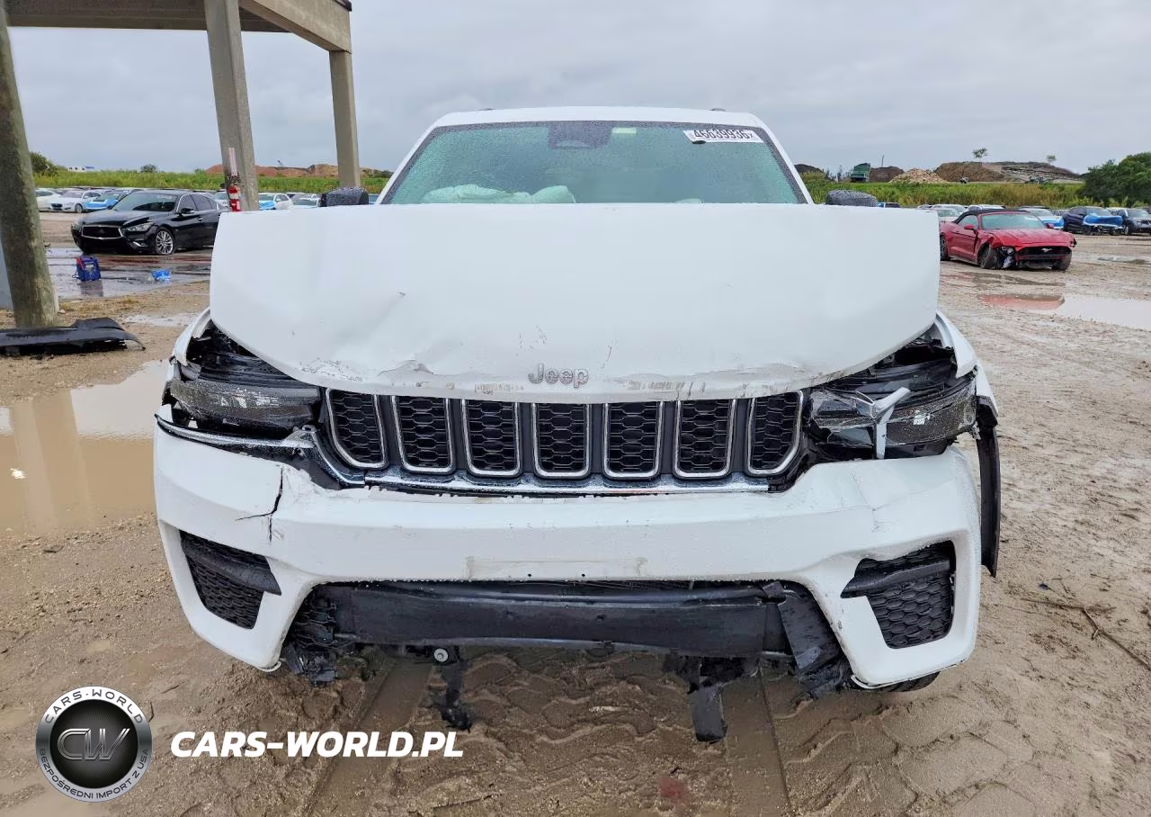 2022 Jeep Grand Cherokee Laredo VIN:1C4RJHAGXN8633564 - 5